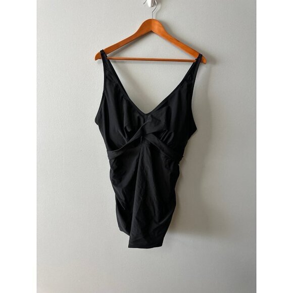 NEW Womens Size 24w Yonique Black Tankini Swim Top - Picture 1 of 7